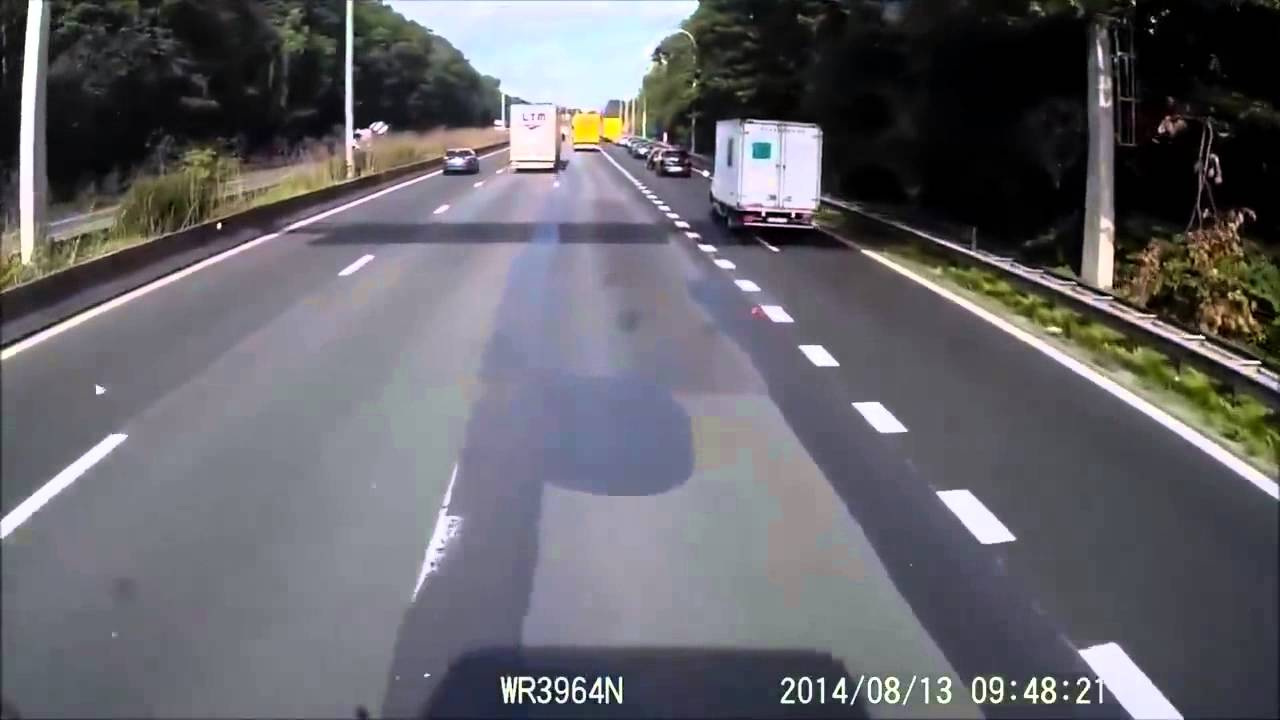 krasser verkehrsunfall auf der a
